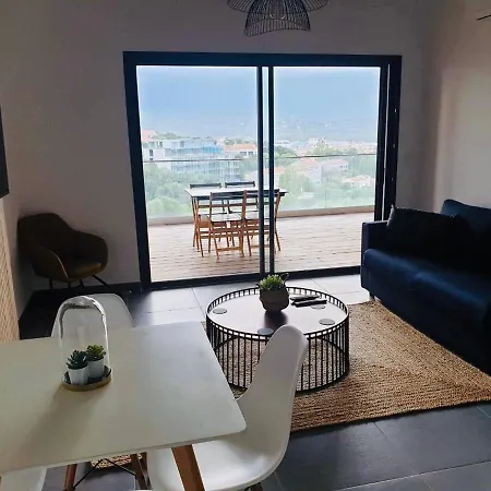 2 Pieces Dans Le Centre Historique De Vecchio *